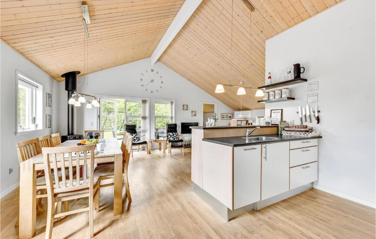 Cozy Home In Tarm With Kitchen Exterior foto